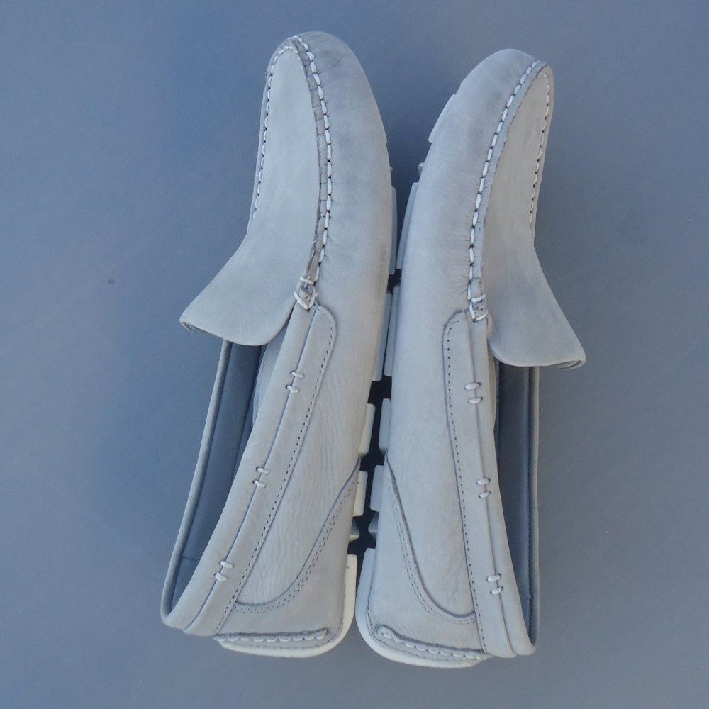 SIZE 9.5. SPERRY Gold Cup nubuck leather slip-on loafers. - Picture 7 of 16
